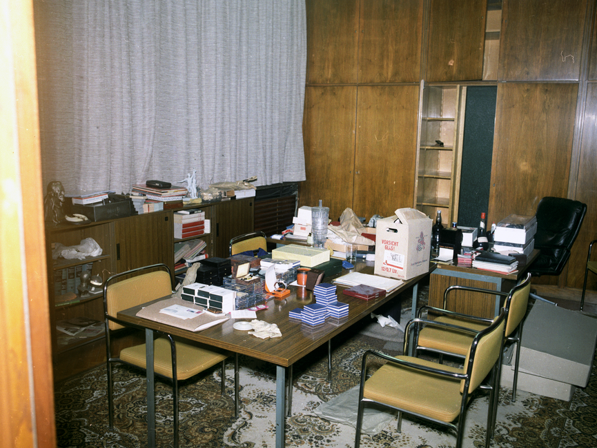 Chefsache: Mielkes "Roter Koffer" - Geschichten - Stasi-Unterlagen-Archiv